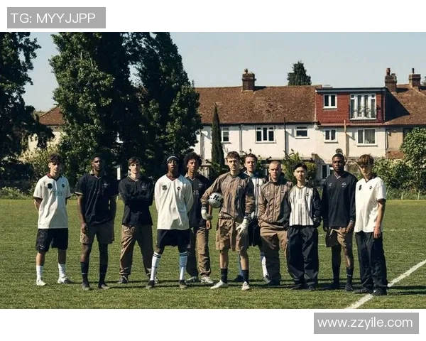 冬季街头时尚风暴足球明星们的独特穿搭魅力大揭秘